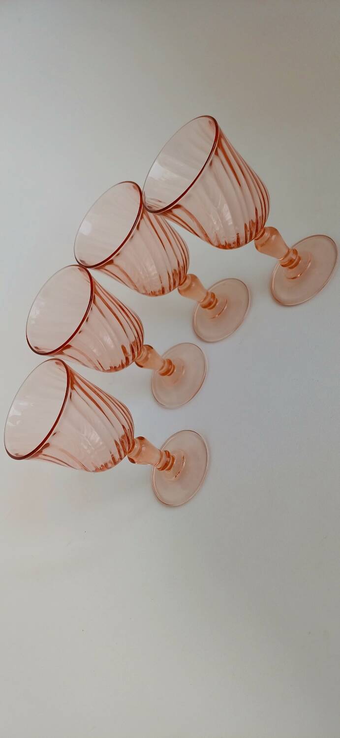 Pink rosé wine glasses