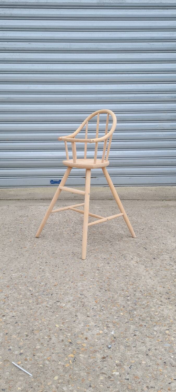 Chaise haute pour bébé scandinave