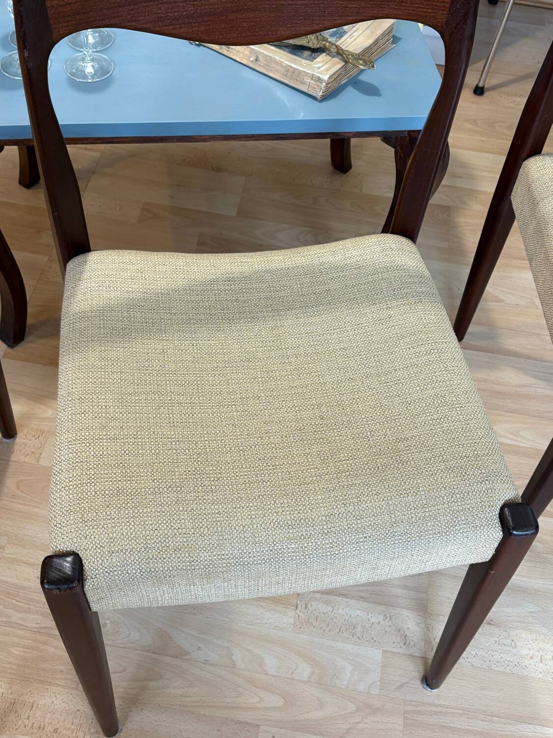 6 Scandinavian chairs circa