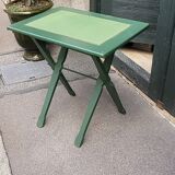 Folding table