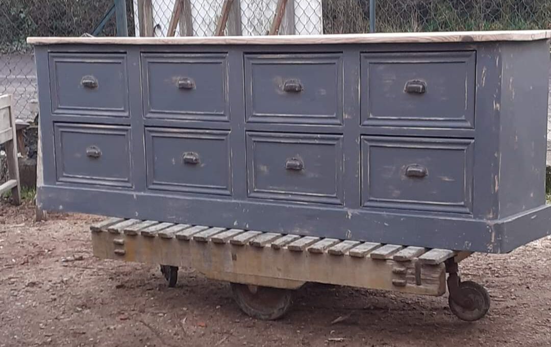 Trade cabinet 8 deep drawers