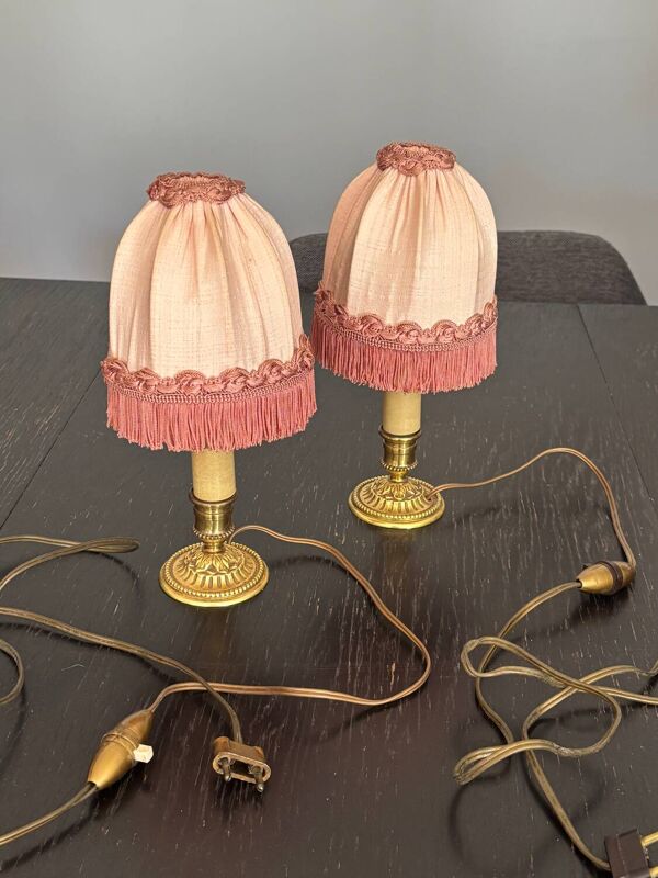 Paire de lampes de chevet  style Louis XVI – Soie rose & laiton- 1950