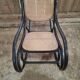 Rocking-chair en bois courbé et cannage – esprit Thonet – XXe siècle (br)