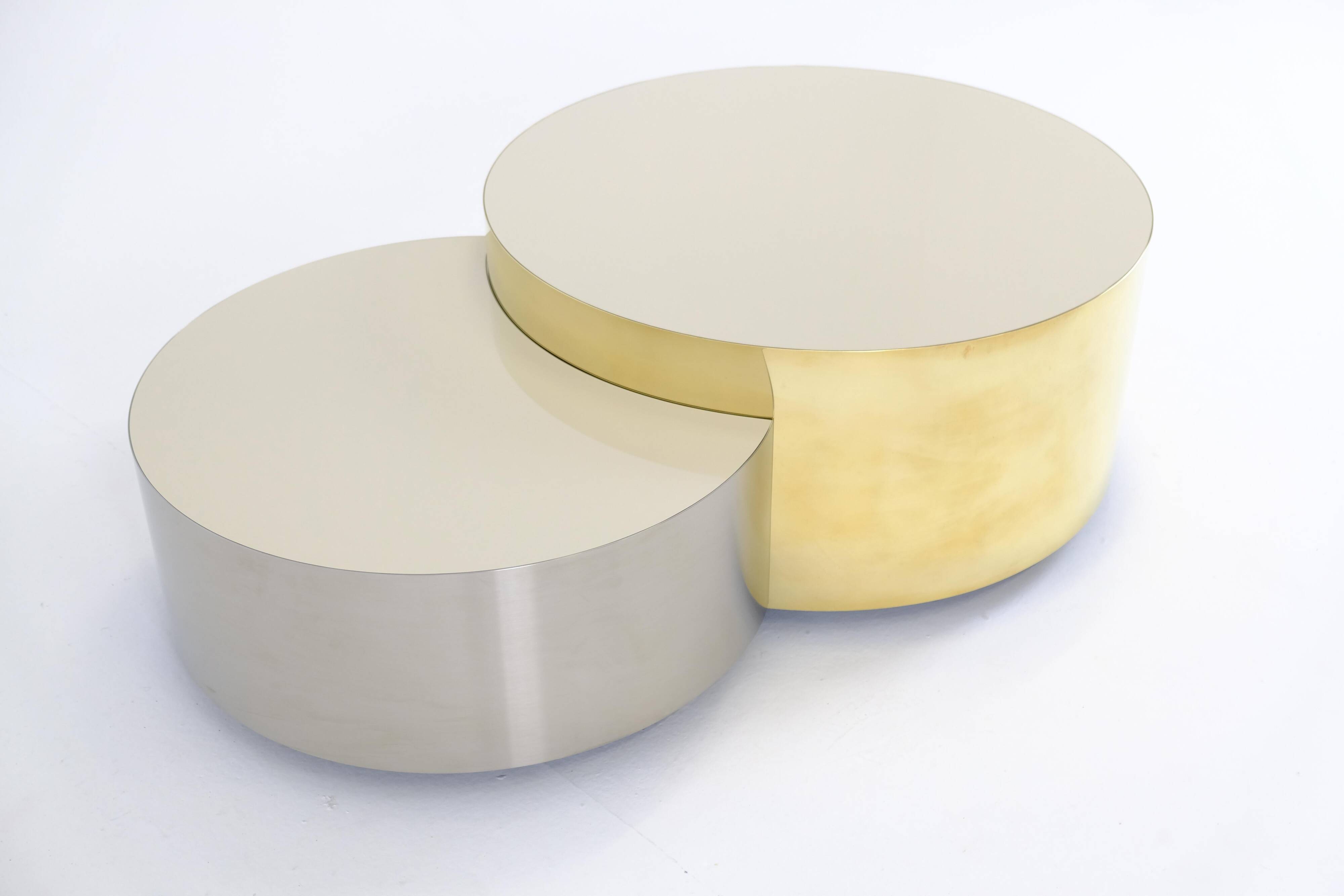Simple Auxiliary Table, Half-Moon Shape, Brass/Steel and High Gloss Laminate, Size L