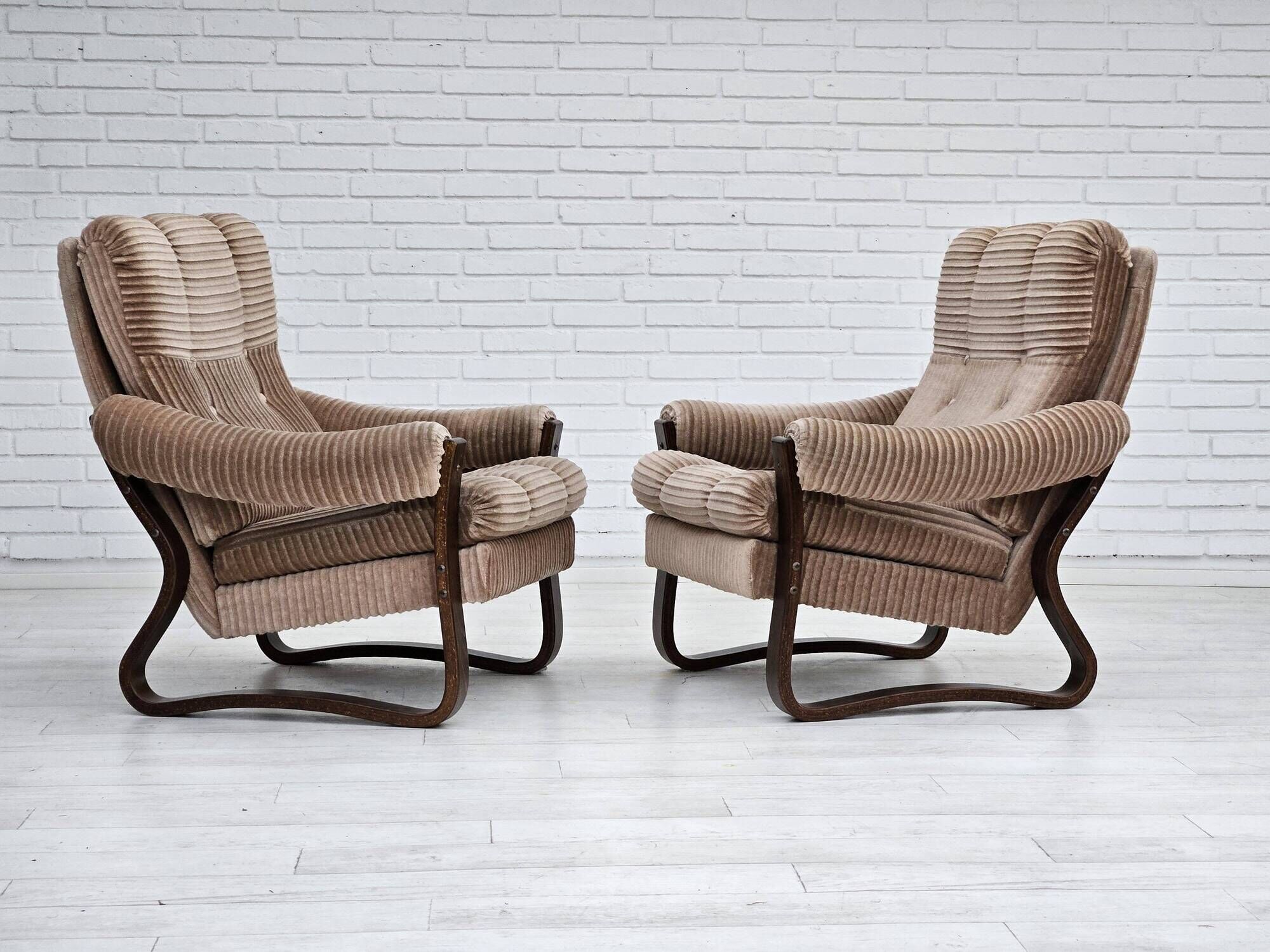 1970s, pair of Danish lounge chairs, original very good condition, corduroy.