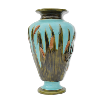 Earthenware vase