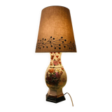 Vintage Asian lamp in ceramic with a wooden base, adjustable lampshade.