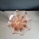 Vase tulipe vintage en verre moulé rose