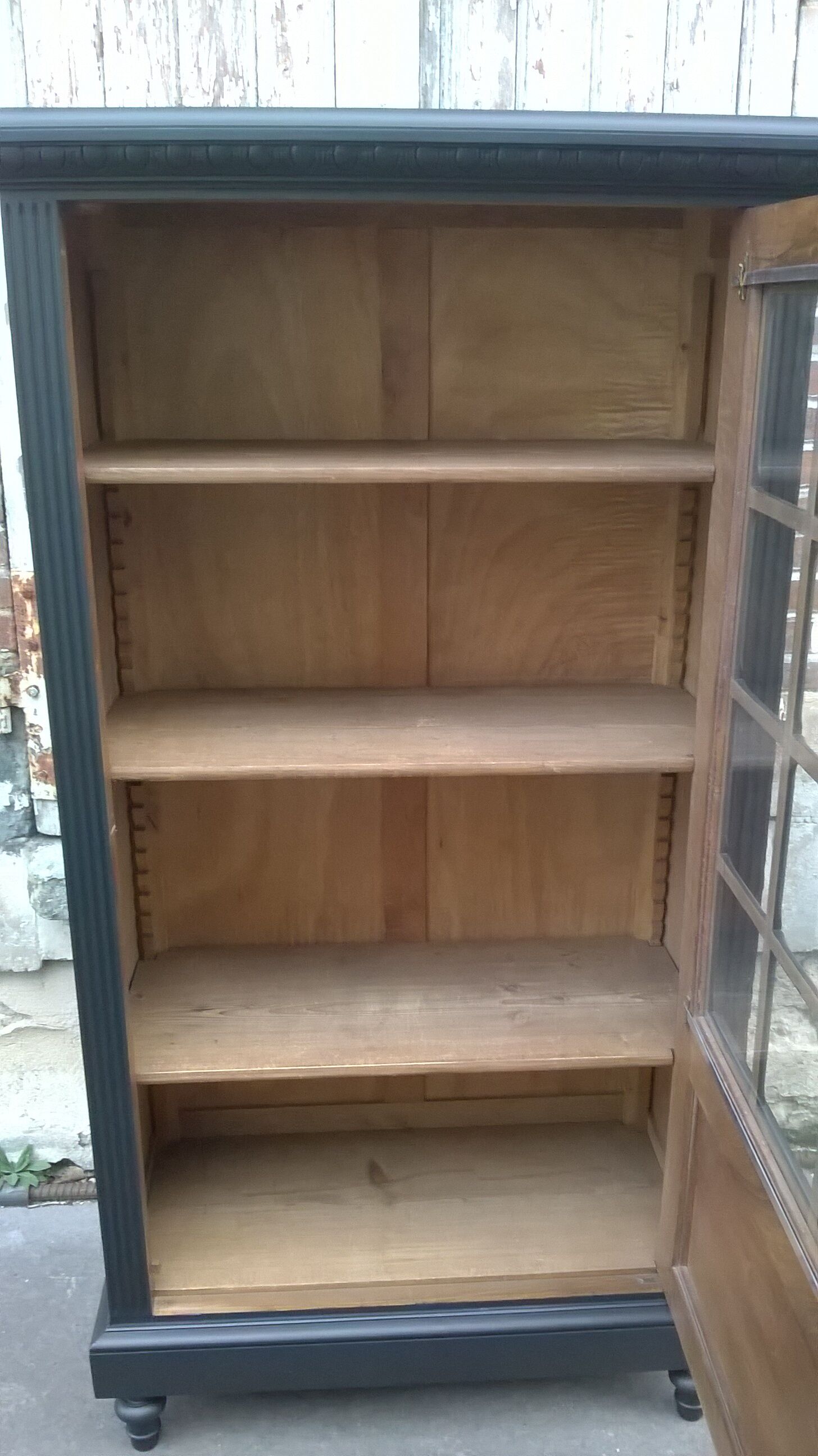 Parisian showcase cabinet