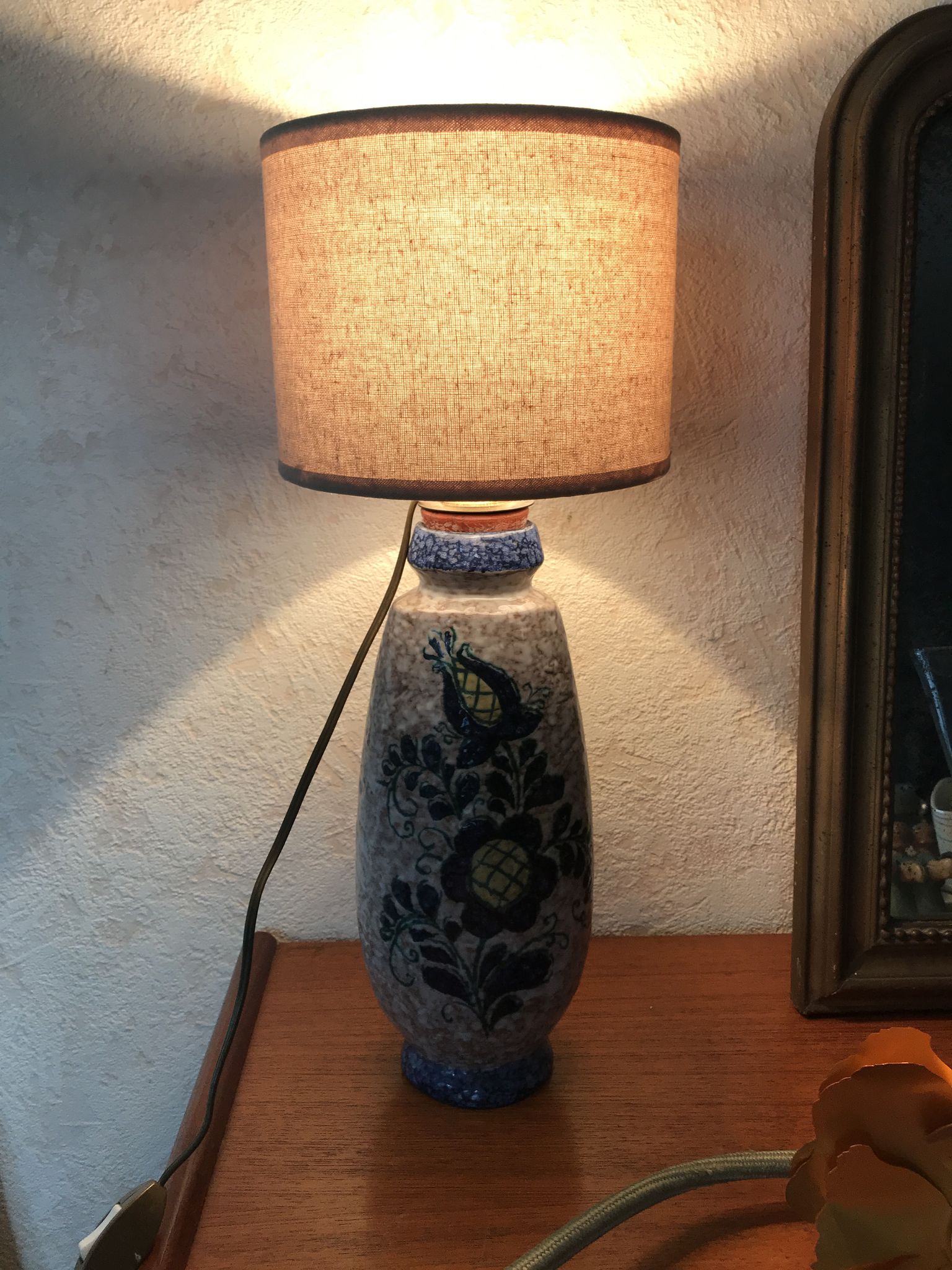 Pied de lampe en grès décor floral bleu nuit