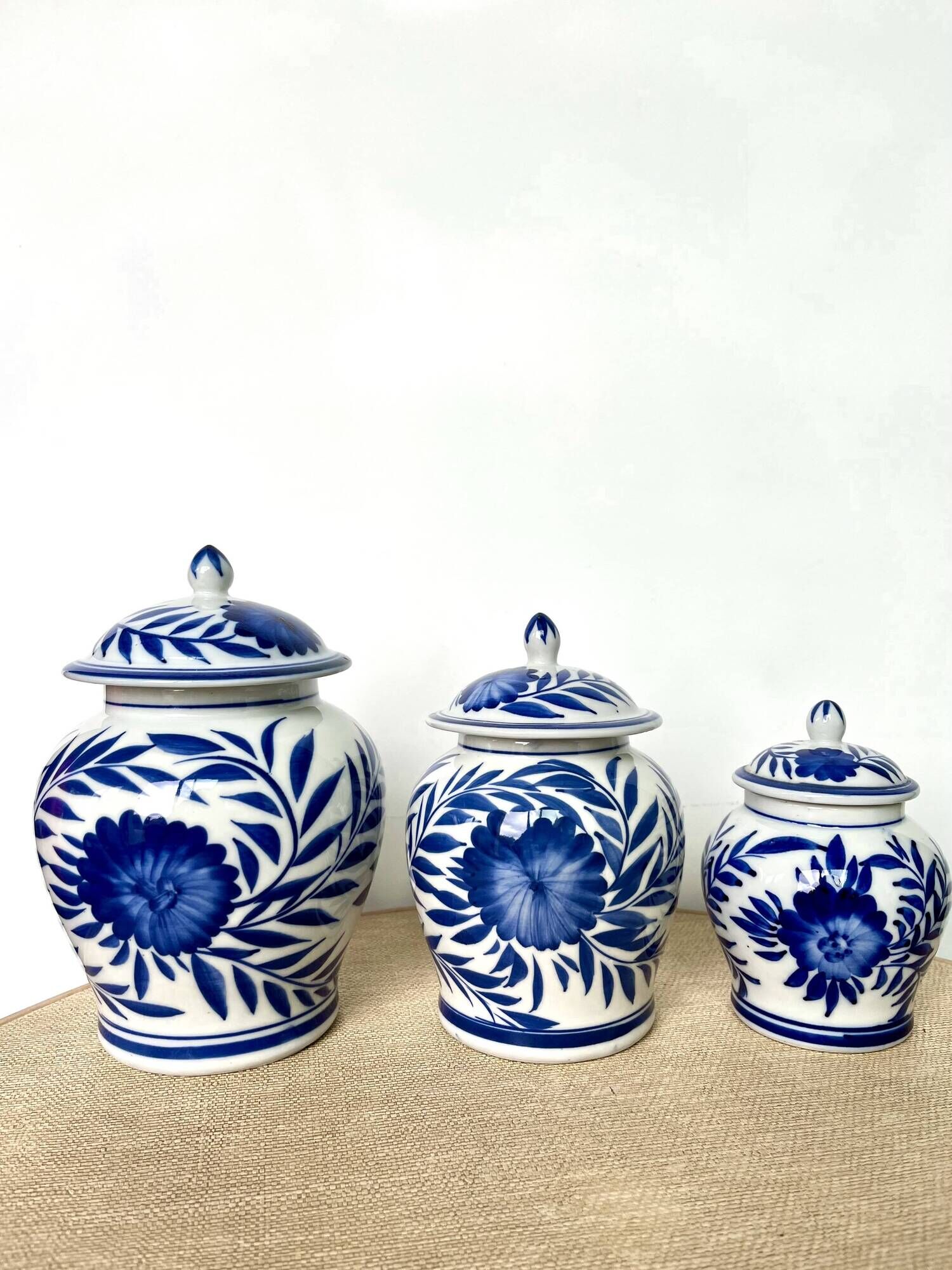 Covered pots porcelain sweet jars