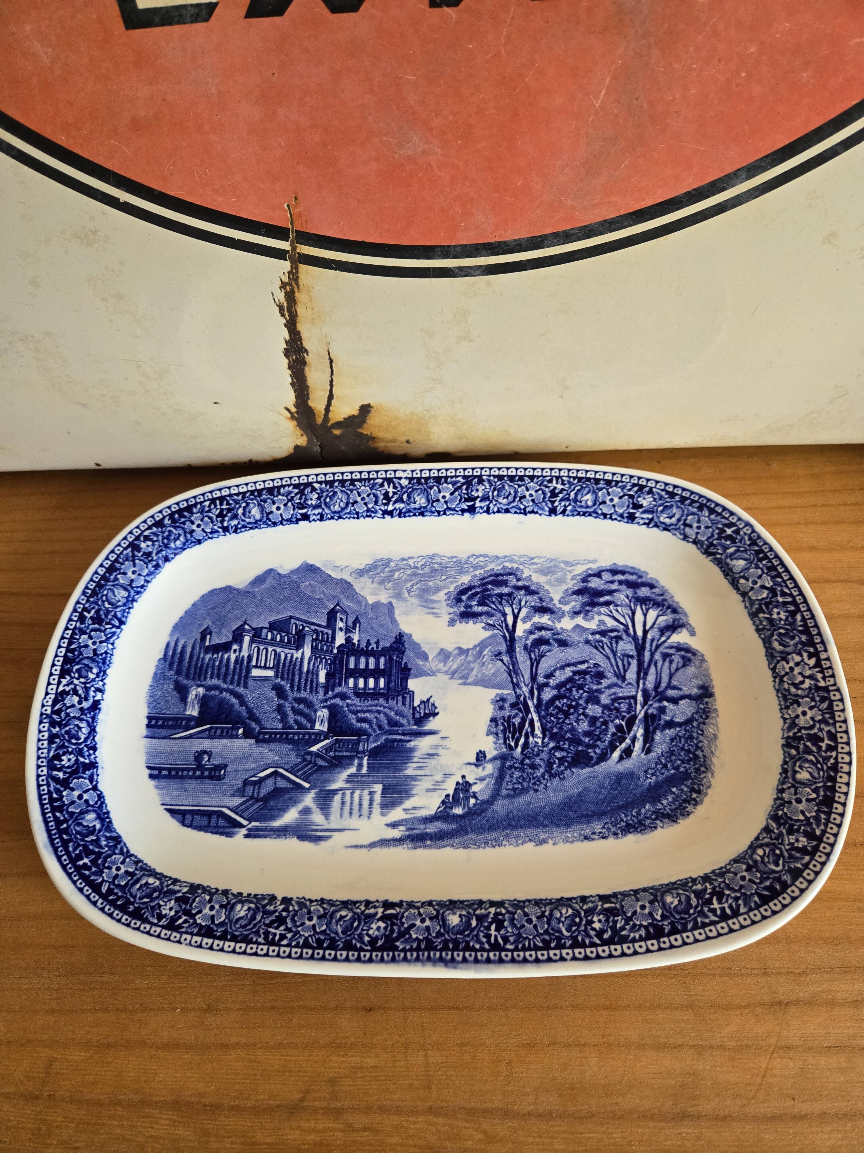 Royal Sphinx Maastricht serving dish Old England collection