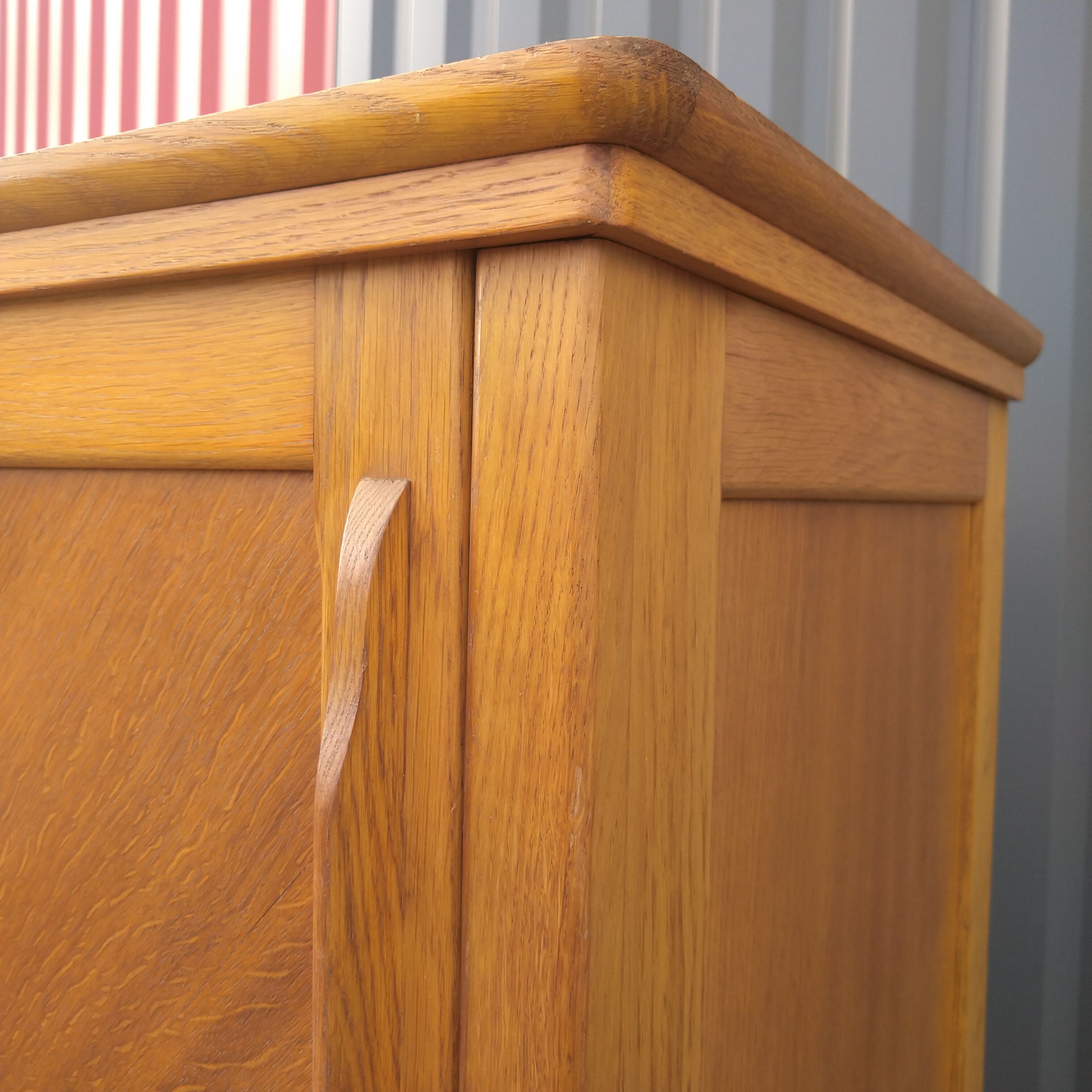 Armoire vintage