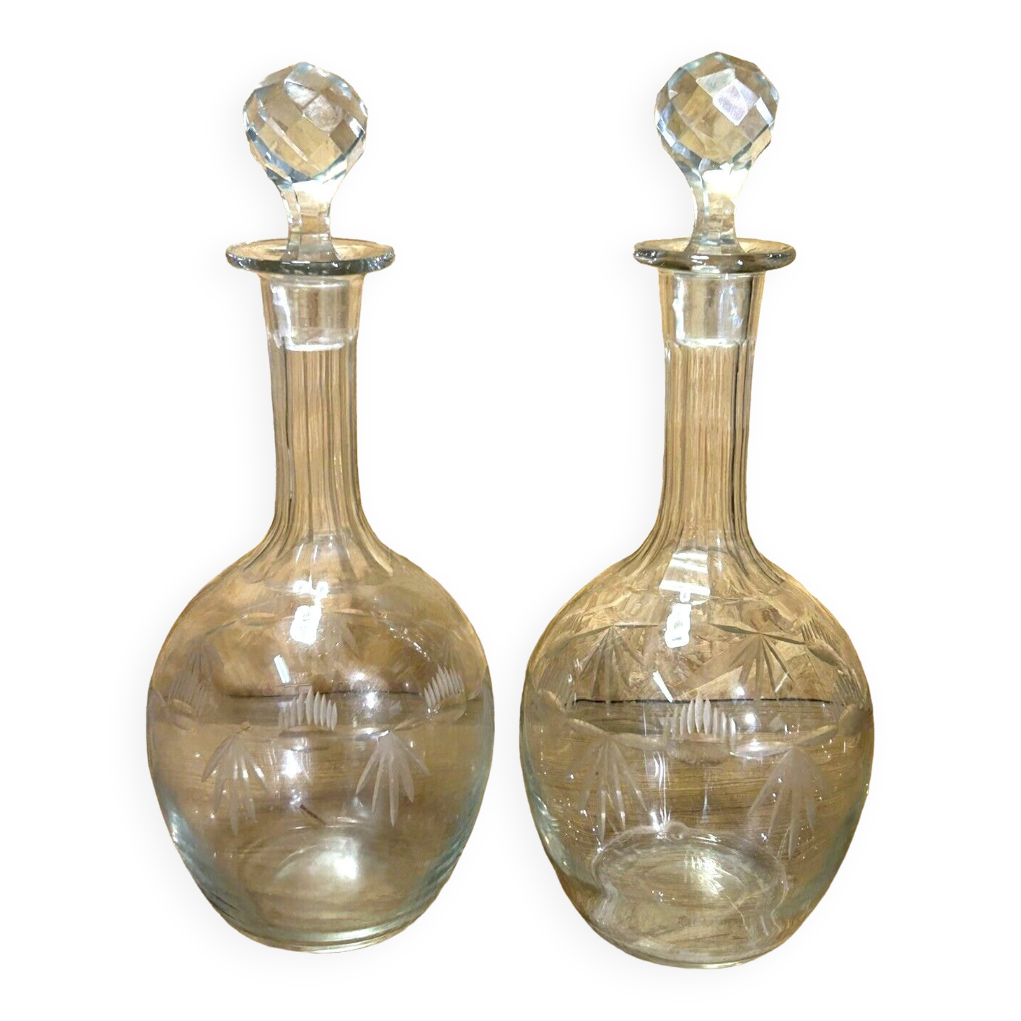 Pair of decanters nineteenth crystal grave, baccarat quality, Saint Louis, chic decoration
