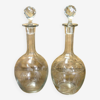 Pair of decanters nineteenth crystal grave, baccarat quality, Saint Louis, chic decoration