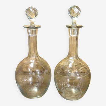 Paire de carafes xixeme cristal grave, qualité baccarat, saint louis, déco chic