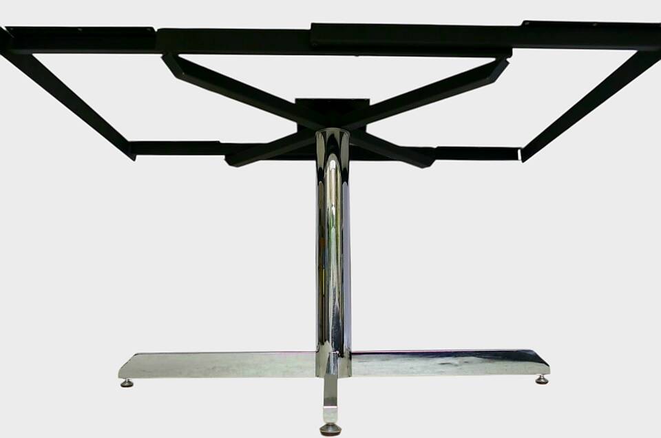 "Pelikan" table by Florence Knoll for Roche Bobois - extendable model