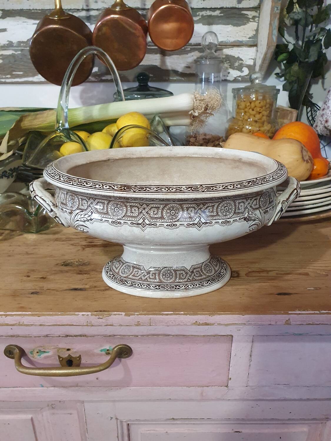 Antique English soup tureen on pedestal – Model "Clovis" – Late 19th century