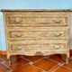 Commode rustique à trois tiroirs