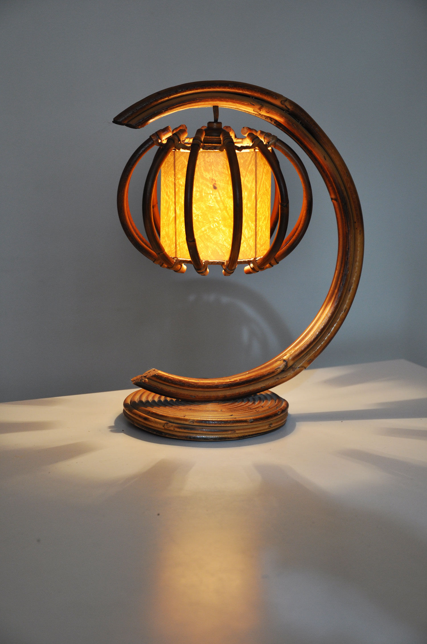 Lampe de chevet en rotin 1950