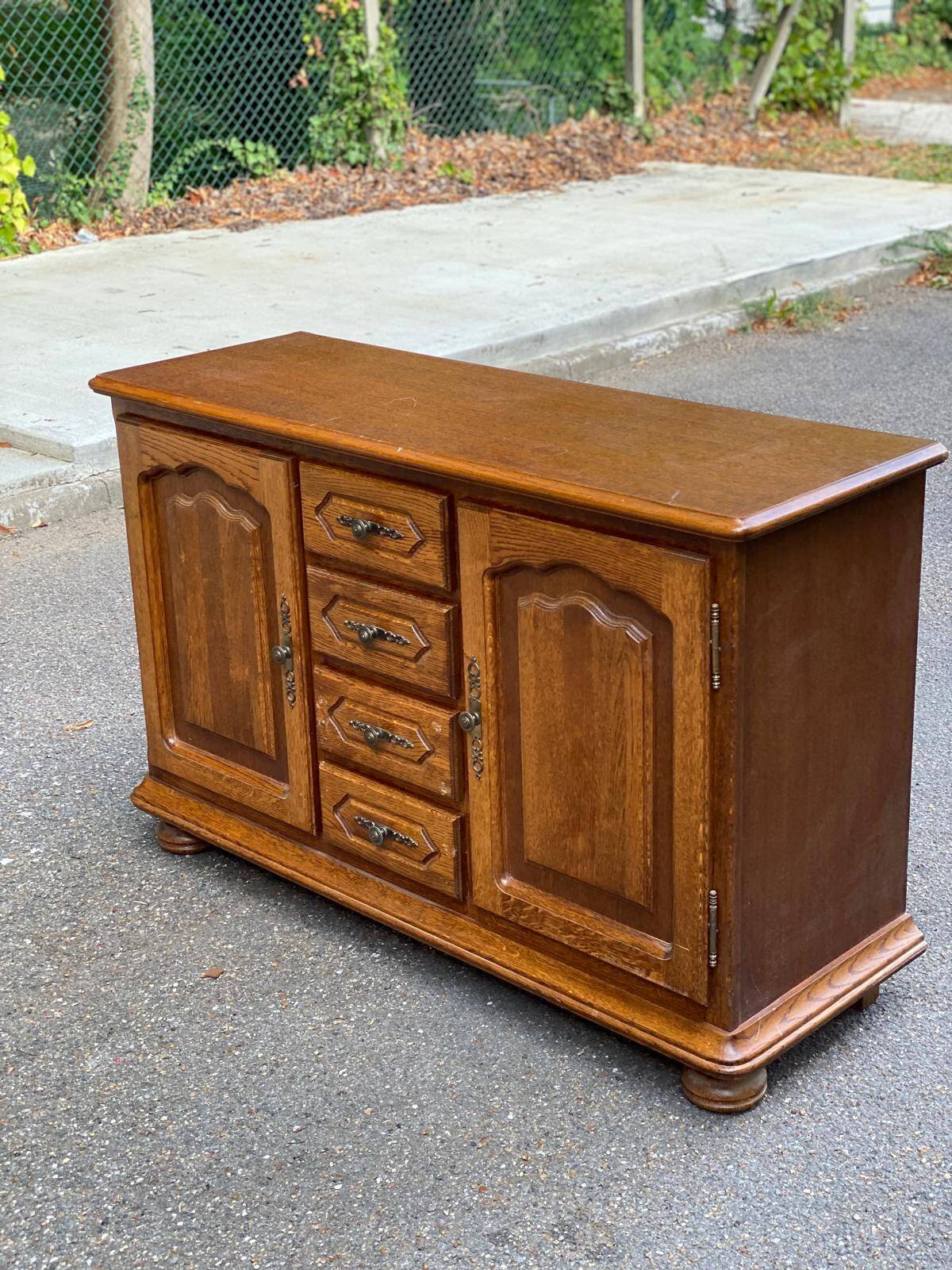 English sideboard with 2 doors and 4 drawers in solid wood 130cm