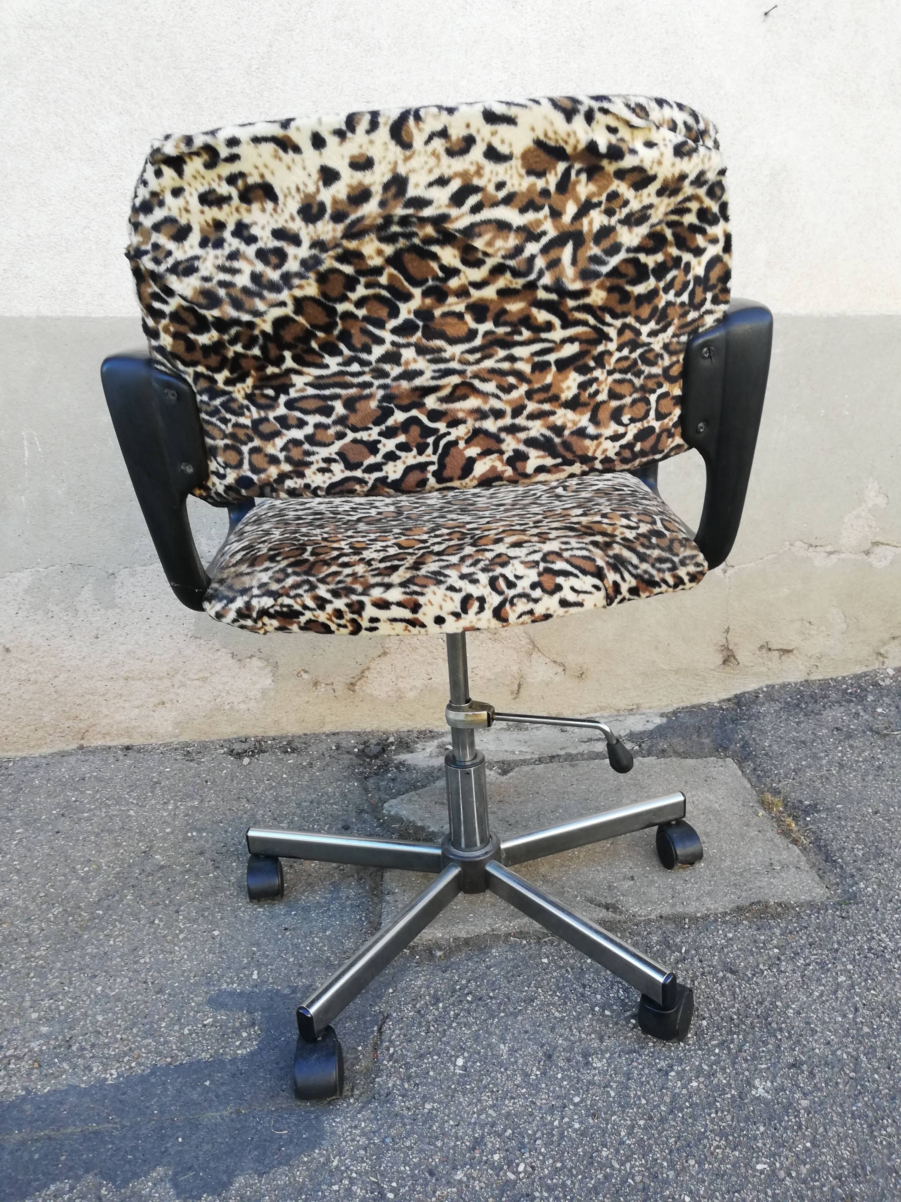 Vintage leopard fabric office chair