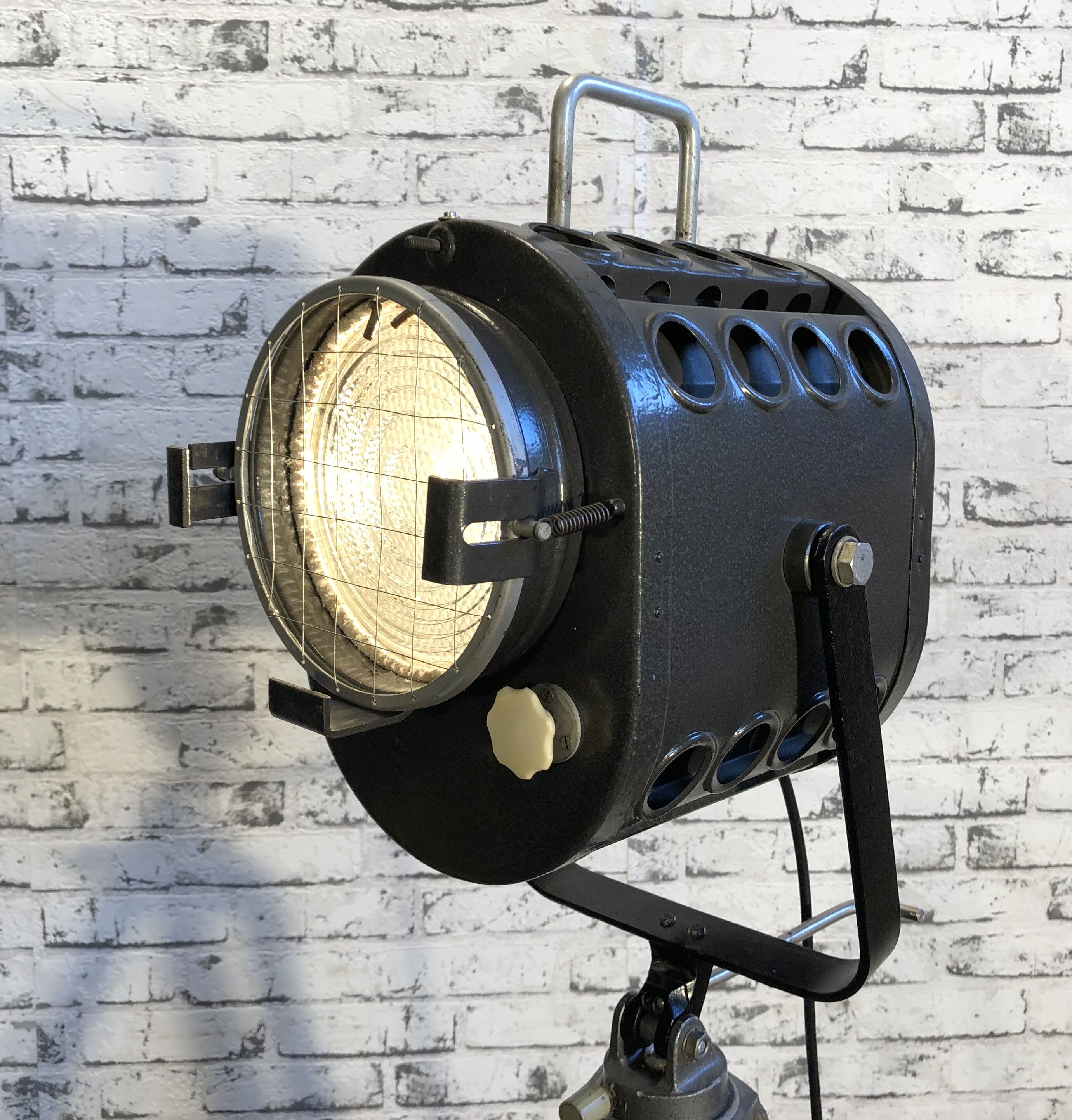 Projecteur de théâtre sur trépied vintage, années 1960