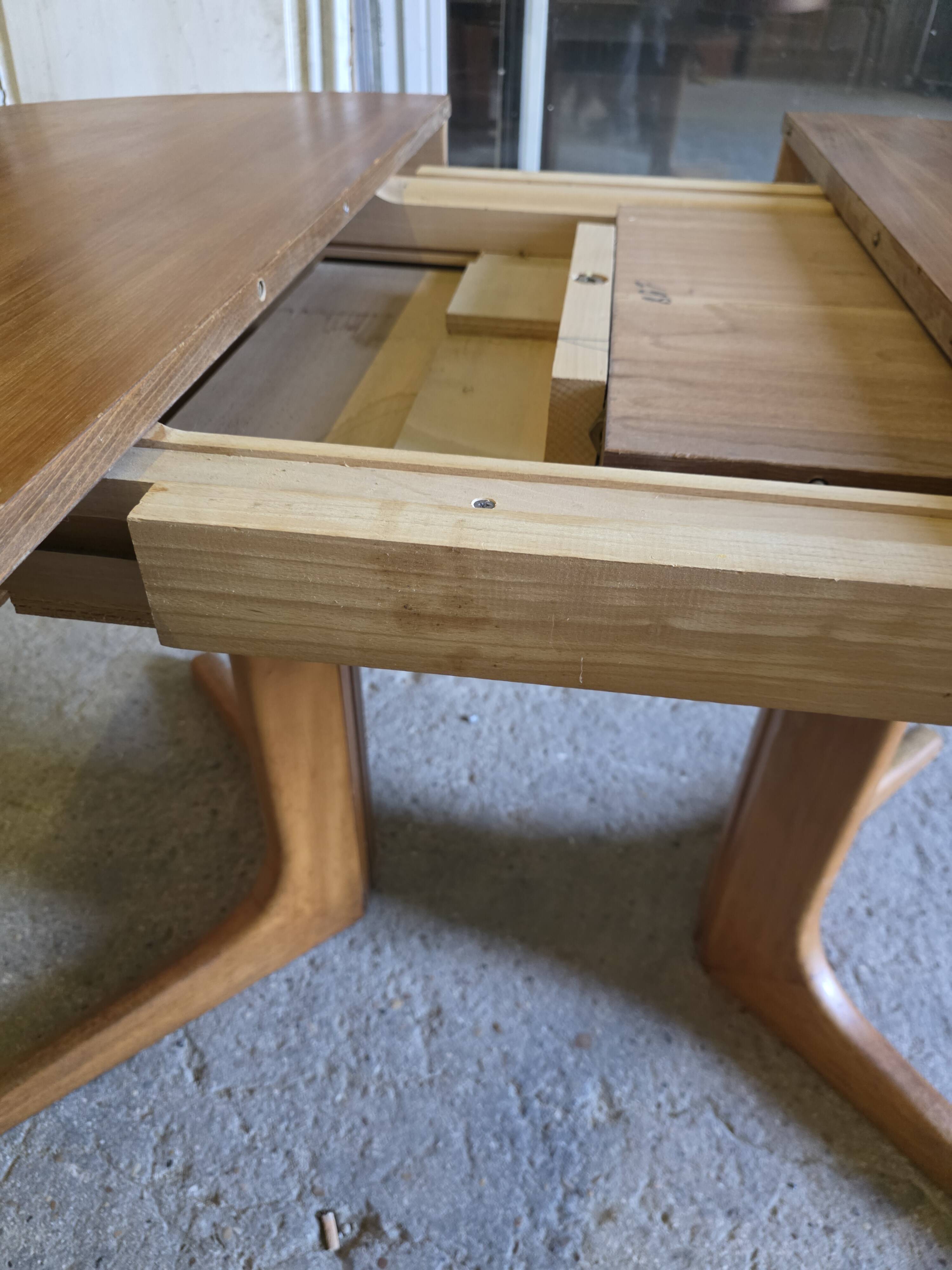 Table extensible Baumann en teck des années 60, (2 rallonges)