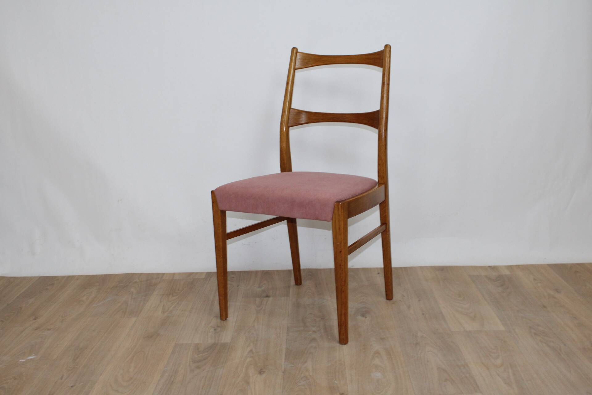 Chaise teck vintage velour rose danemark