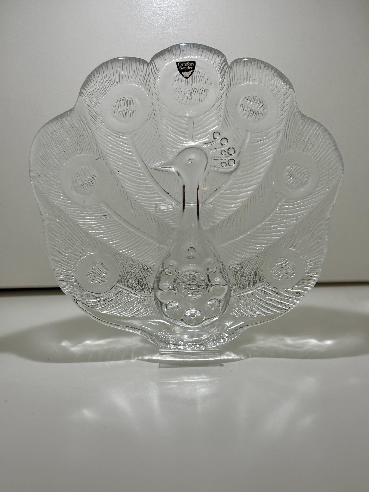 Assiette, Peakcock, verre de cristal, Lars Hellsten, Orrefors, Suède, 1970