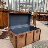 Old travel trunk "Be a Father" Lille