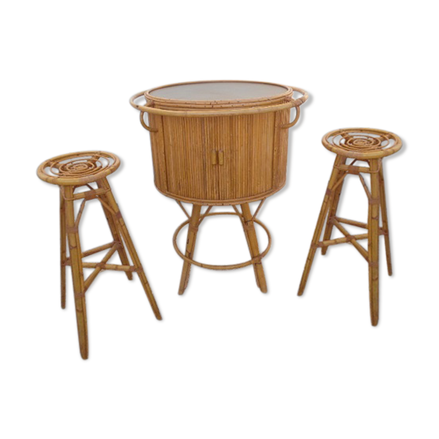 Rattan bar and stools