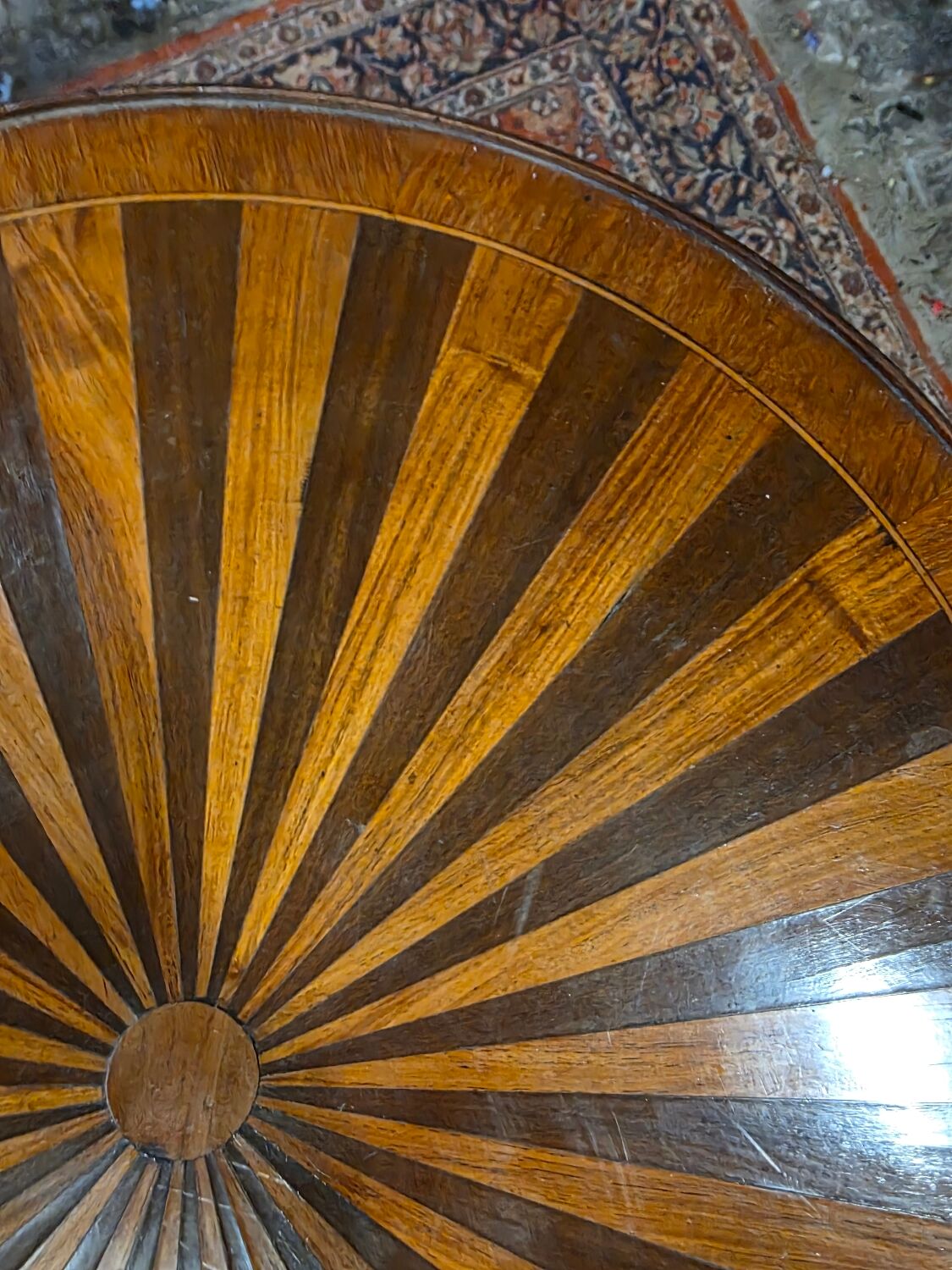 Bouillotte table in marquetry, signed Pagny Fils, Paris, early 20th century