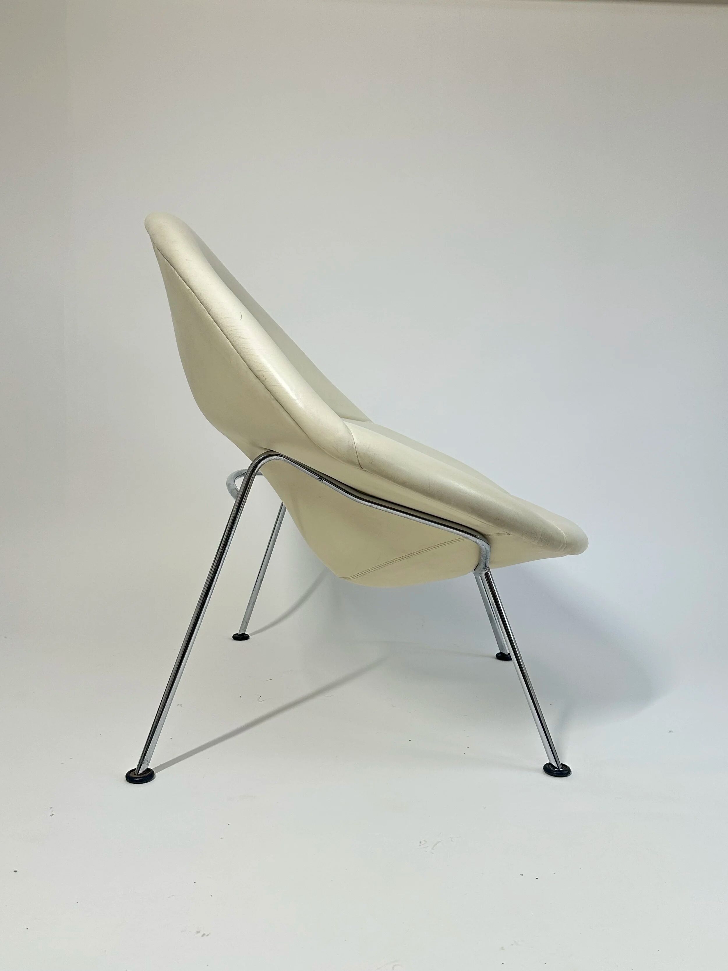 Rare prototype “Globe” lounge chair by Pierre Paulin for Artifort