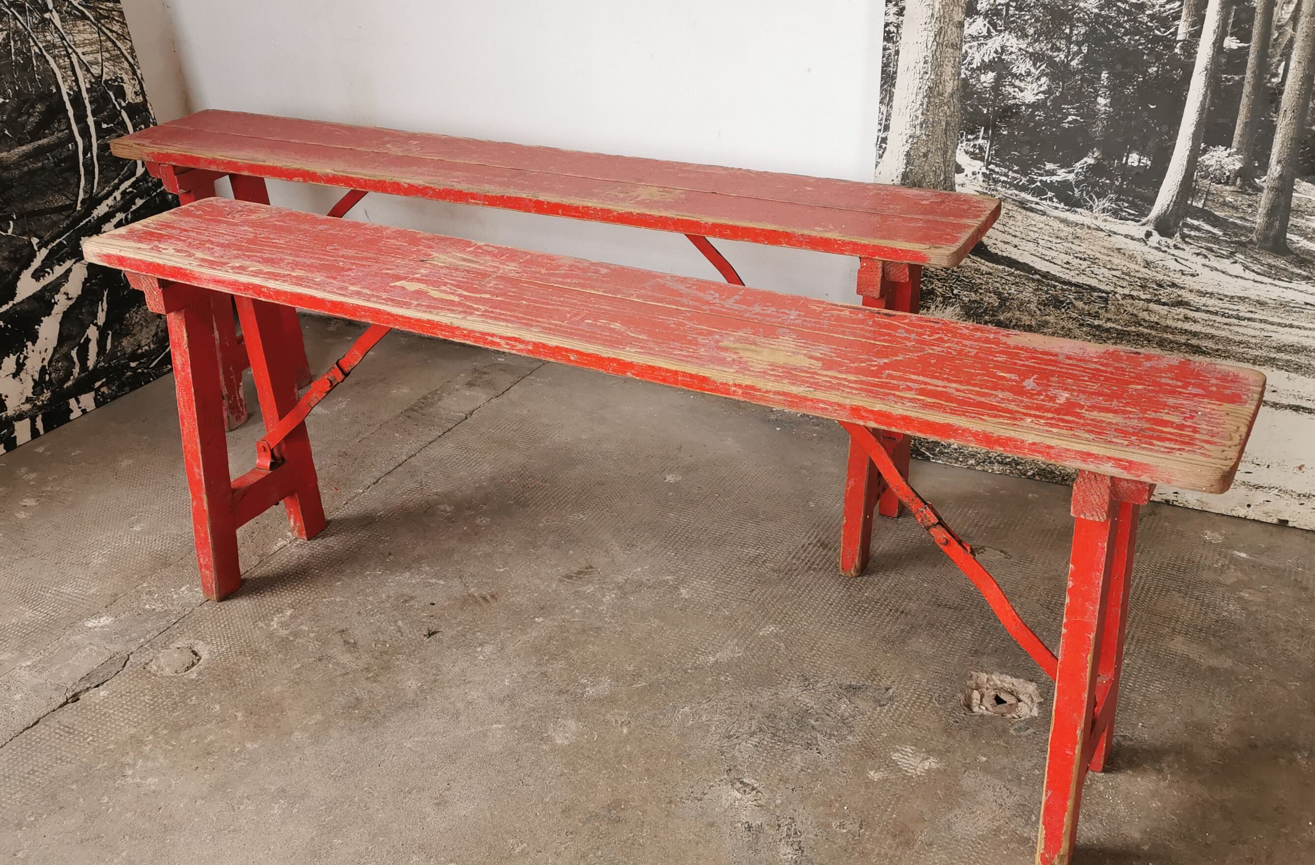 Paire de bancs pliants en bois