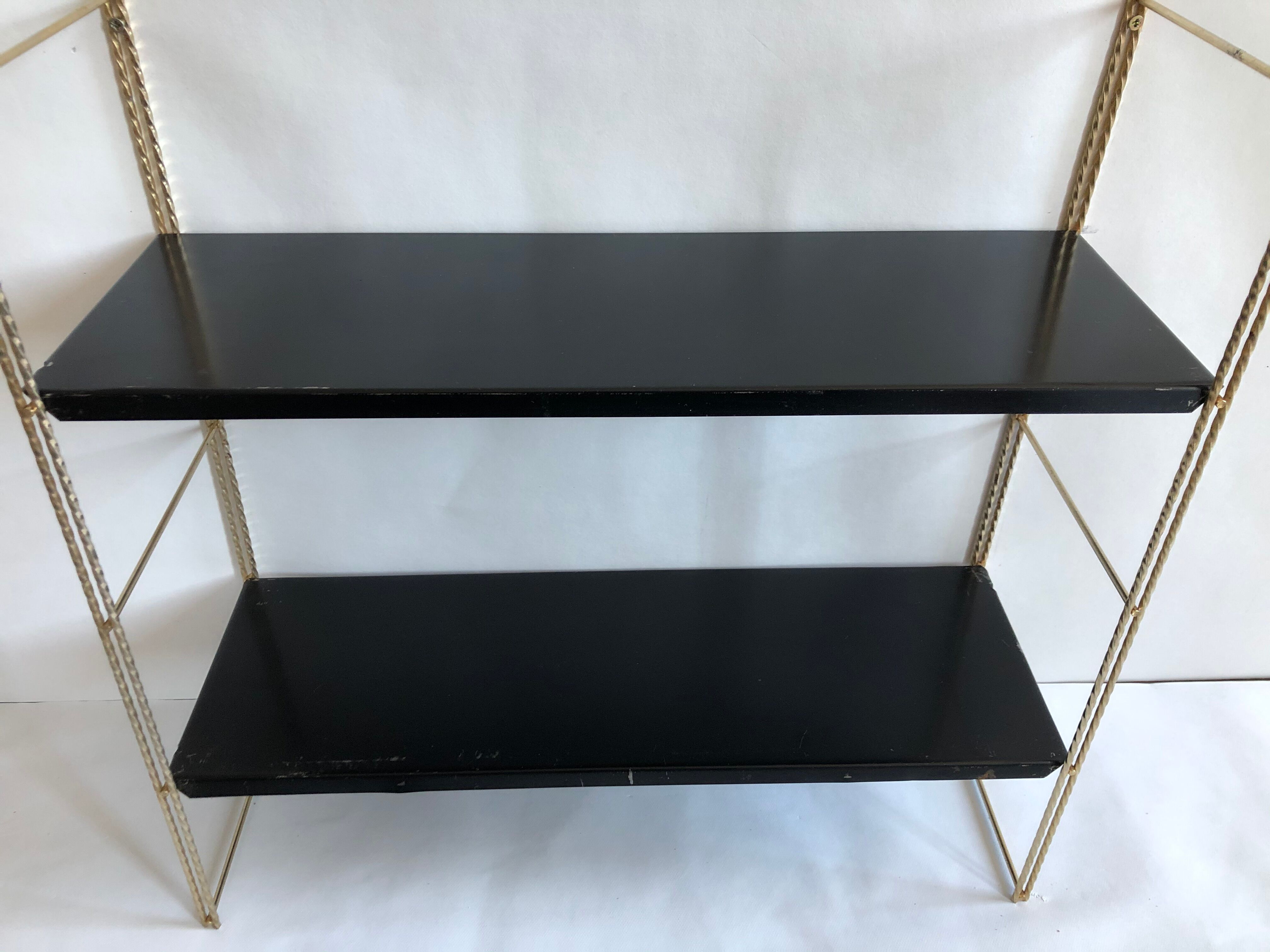 Étagère dorée création Mofp dorée et noire