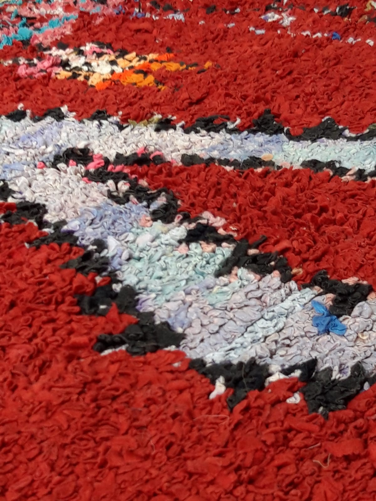 Ancient Berber carpet 125x225cm