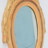 Miroir ancien à fronton en bois doré de style Louis XVI