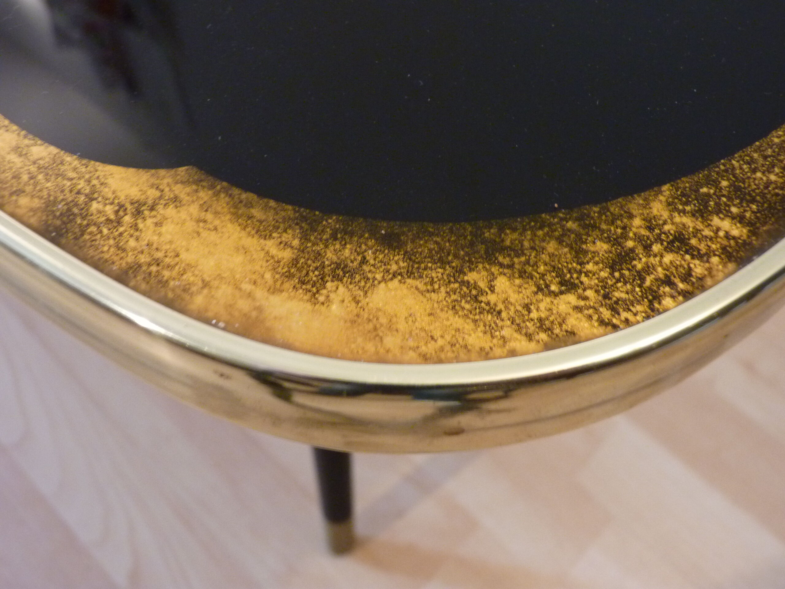 Coffee table decor flower years 60