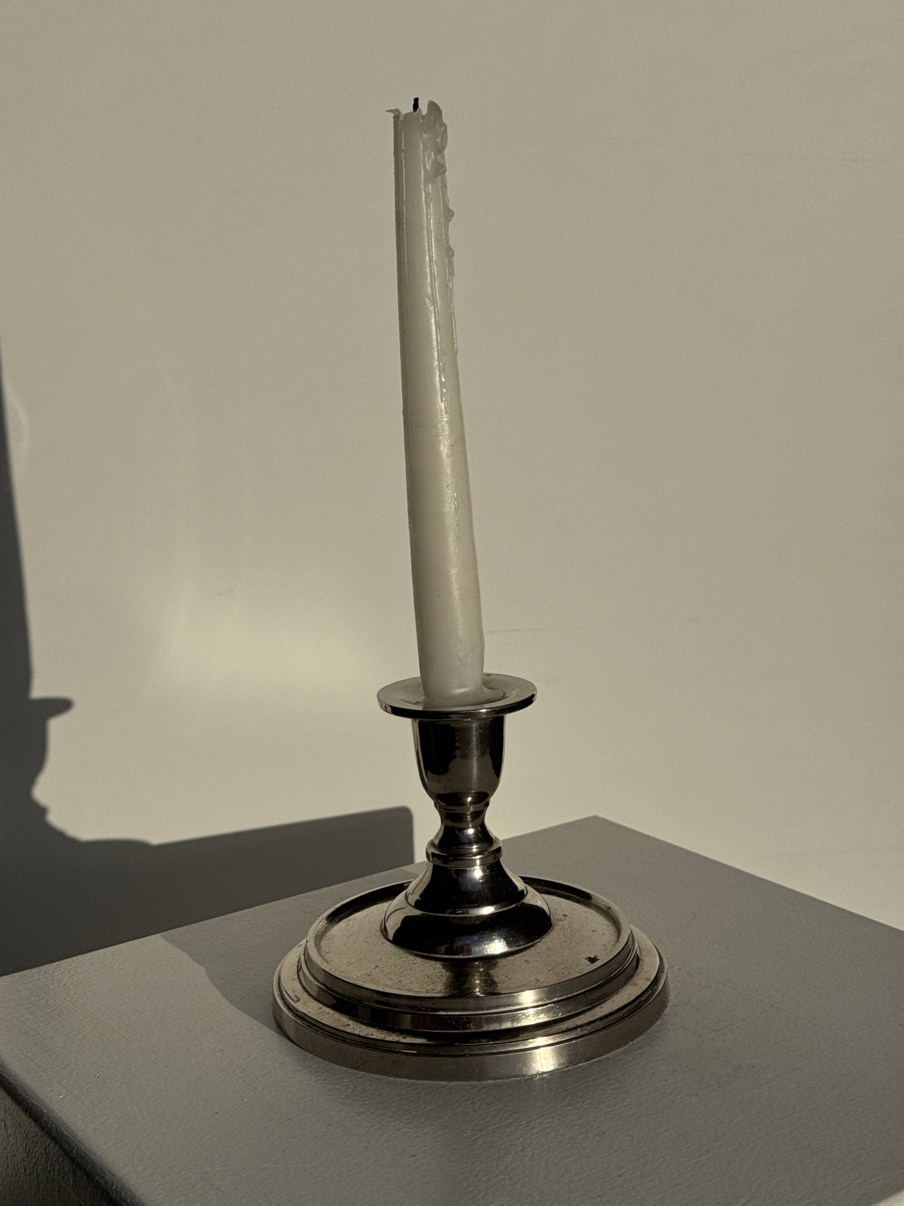 Small shiny silver-plated candlestick H11 D13