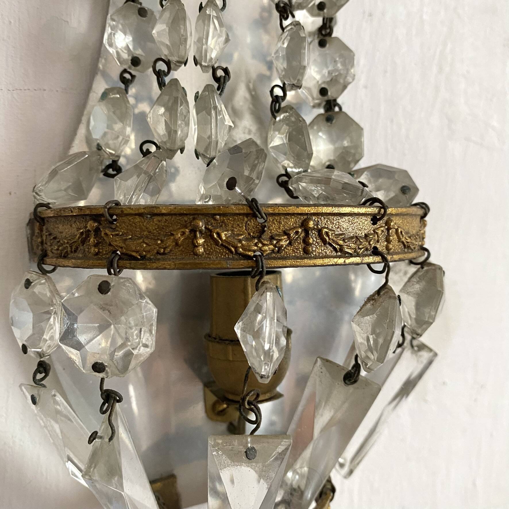 Wall light with pendants and brass hot air balloon