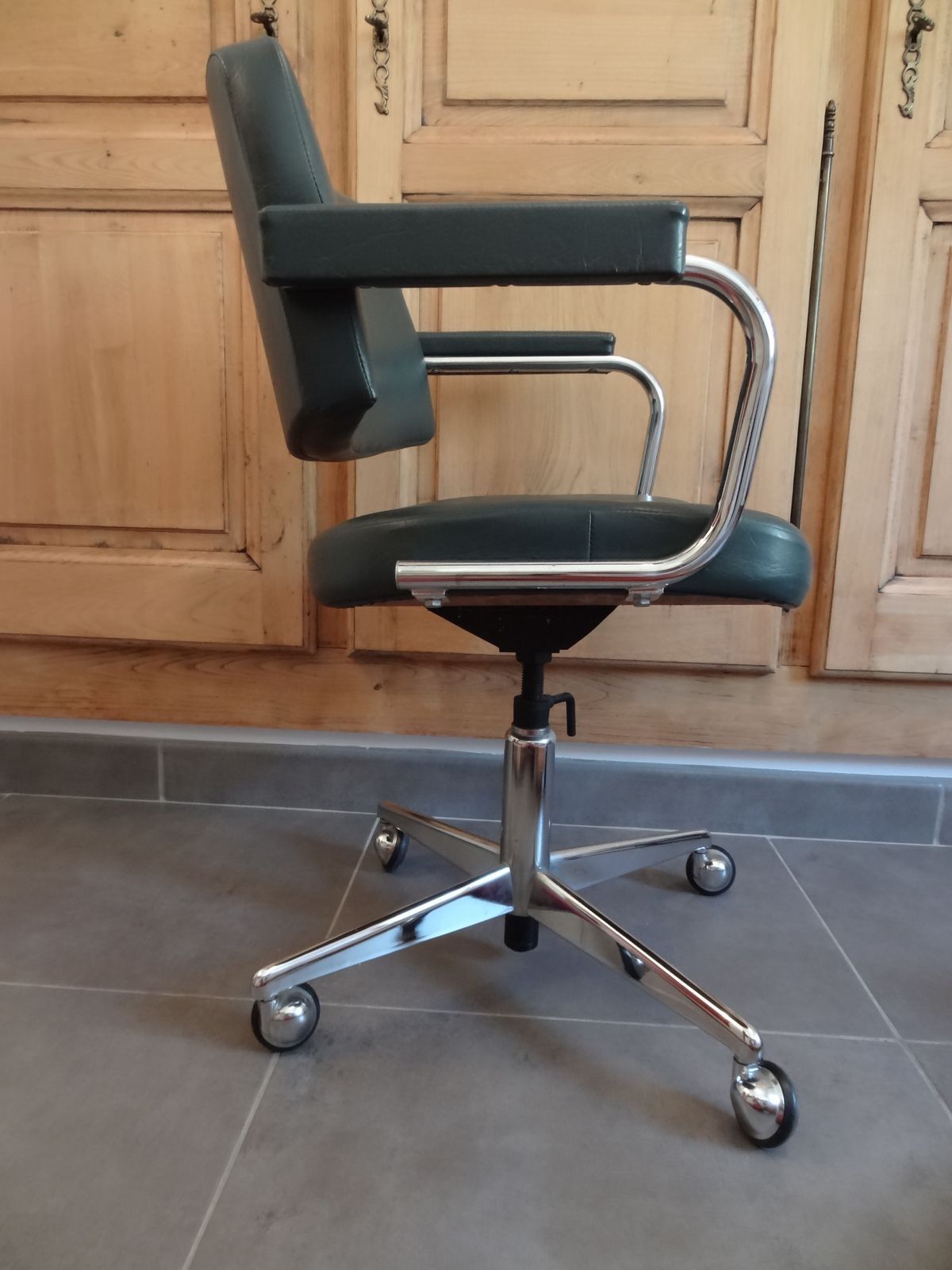 Fauteuil de bureau à roulettes années 60