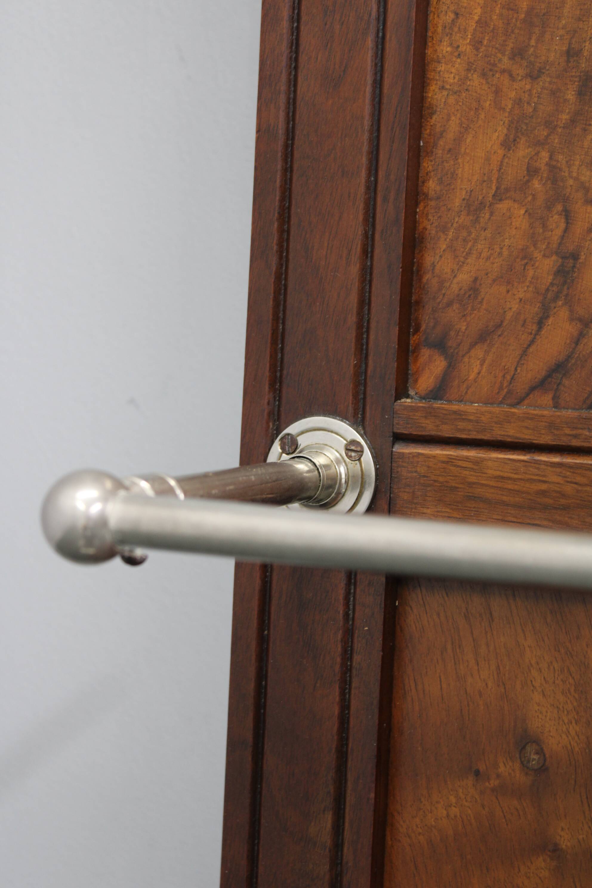 Portemanteau Art déco tchécoslovaque en noyer avec miroir, années 1930