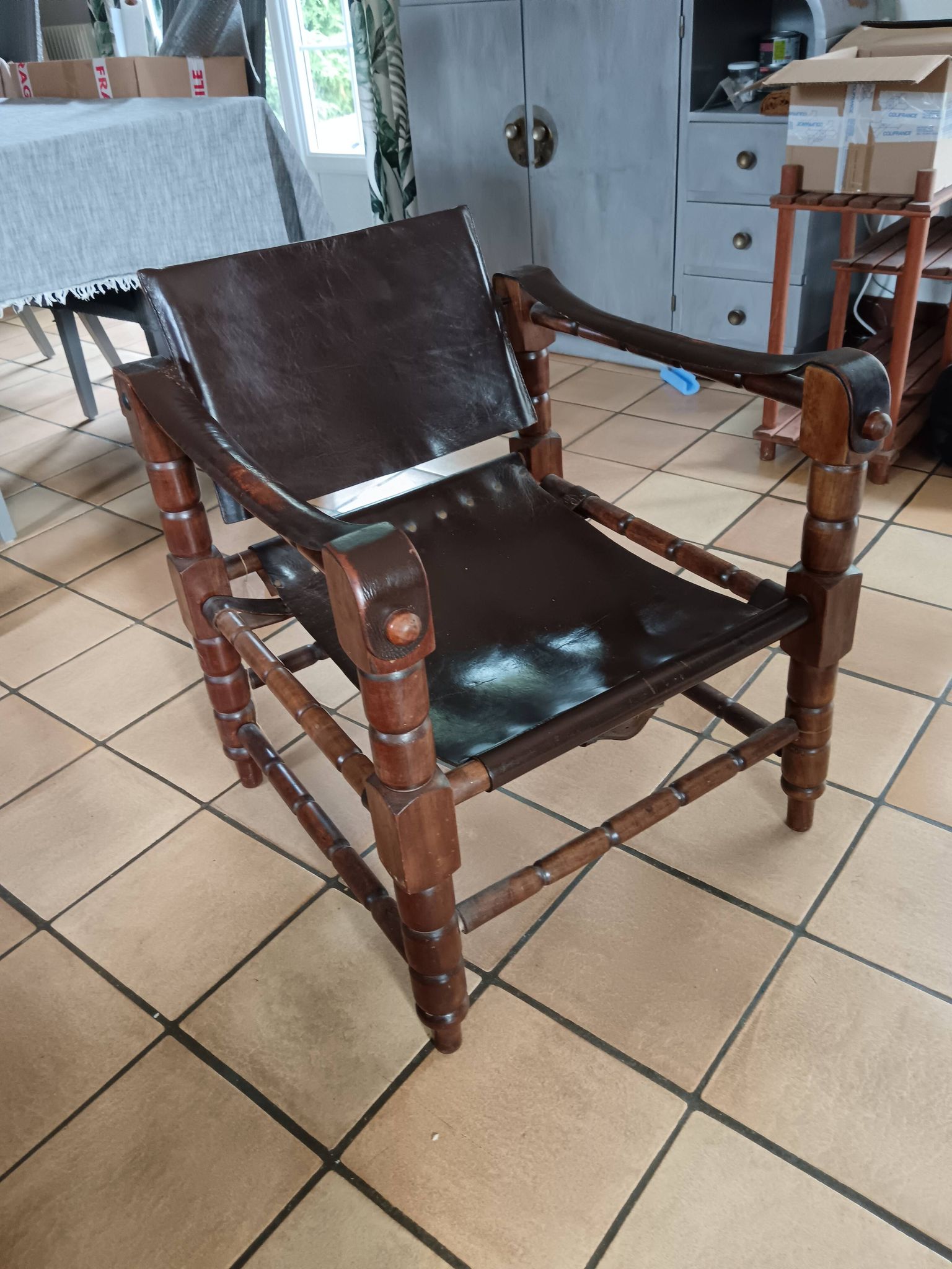 Vintage Iranian armchair wood & leather – Safari style – 60s/70s