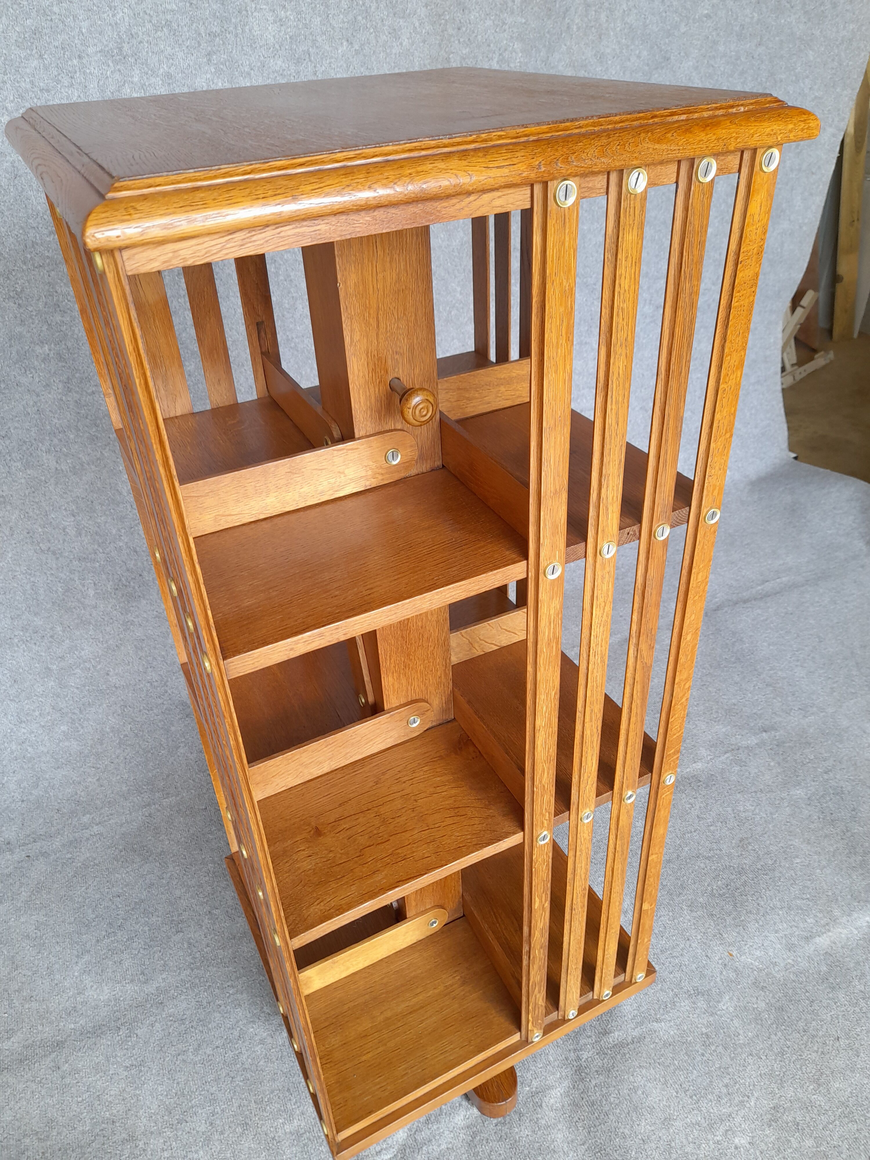 Bibliothèque tournante  début 20ème siècle