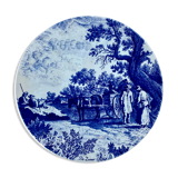 Decorative dish in Dutch porcelain