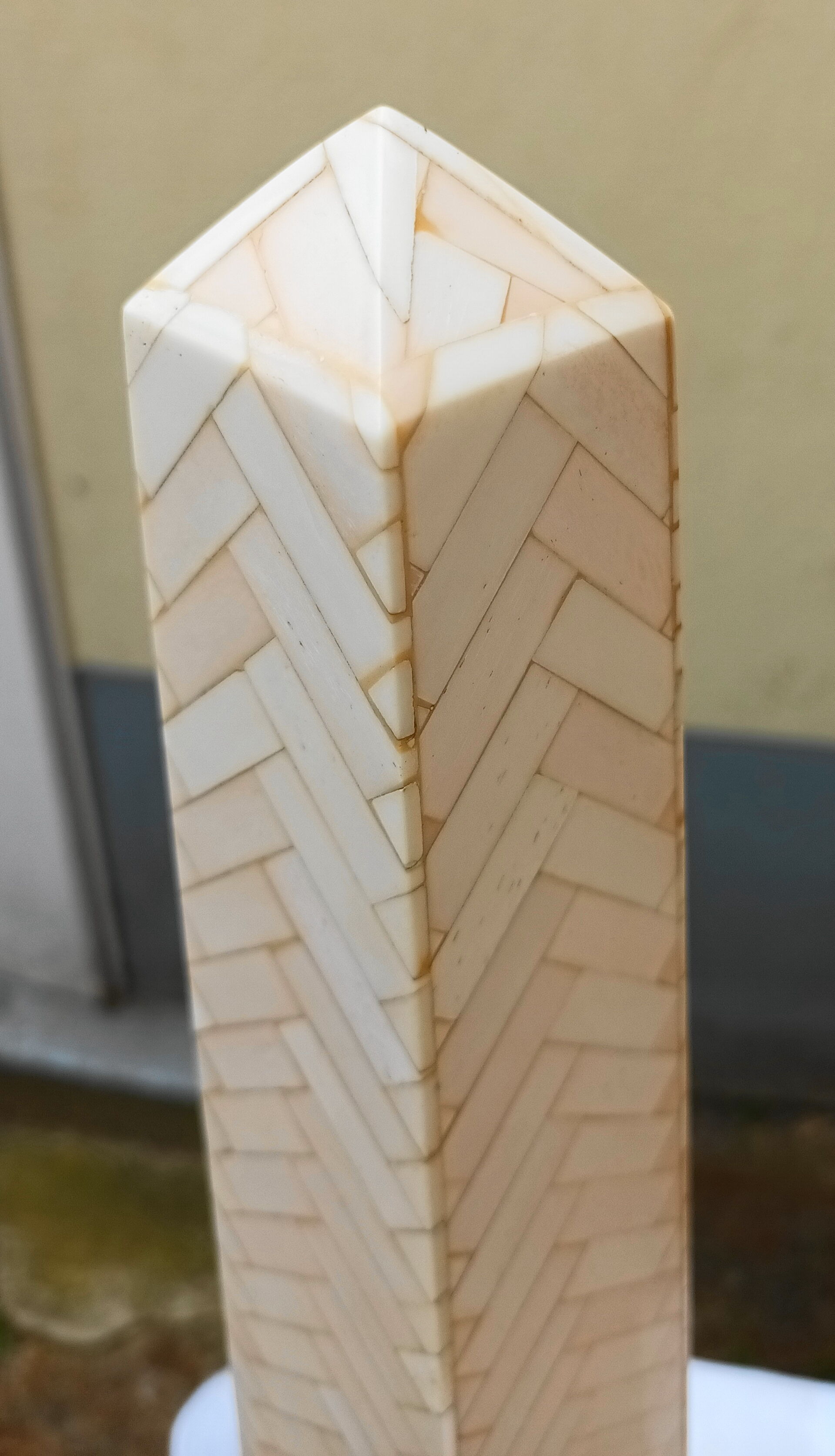 Pair of obelisk in bone marquetry, 70s