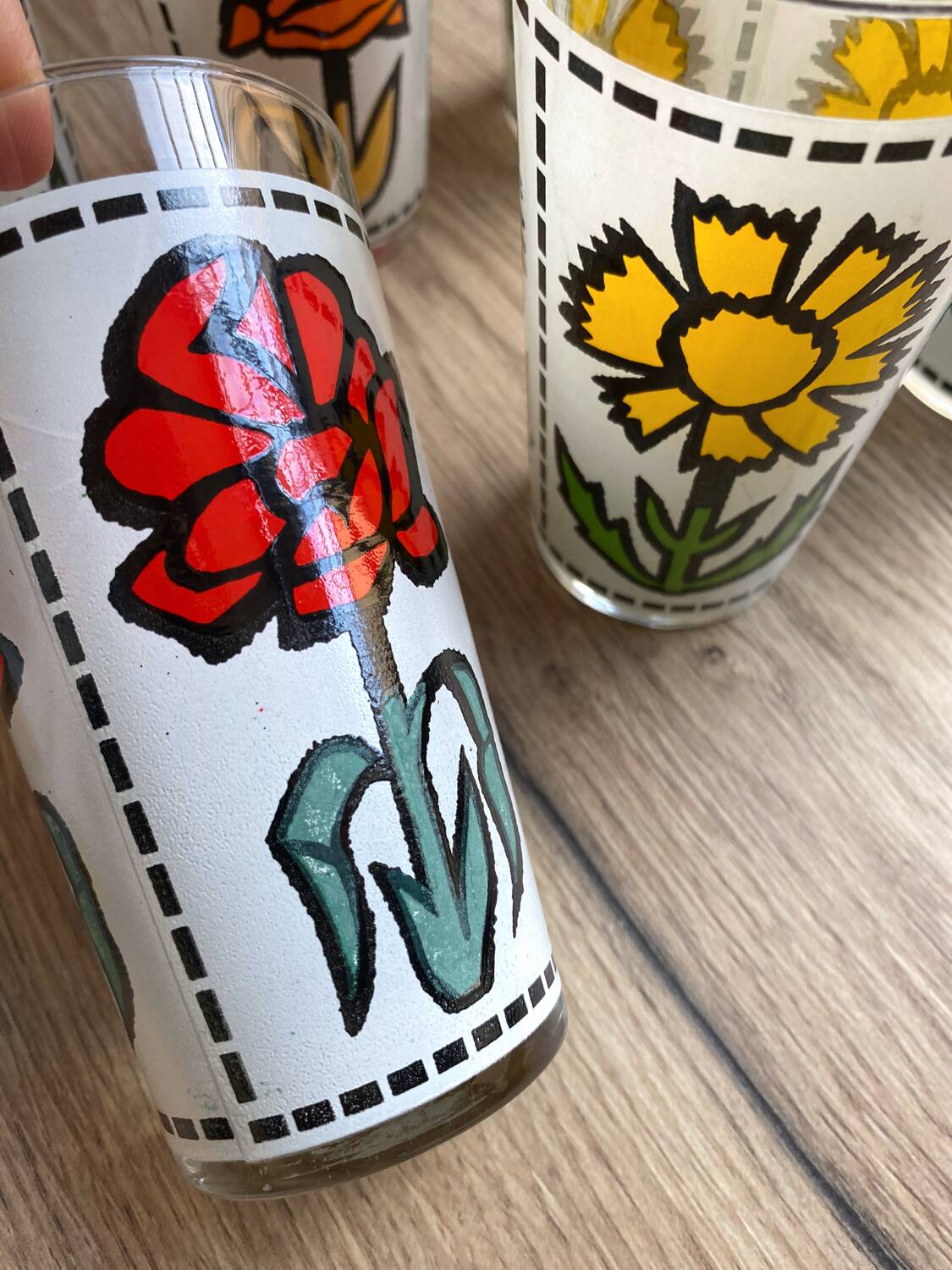 Set of 7 vintage enameled and screen-printed glasses 60/70