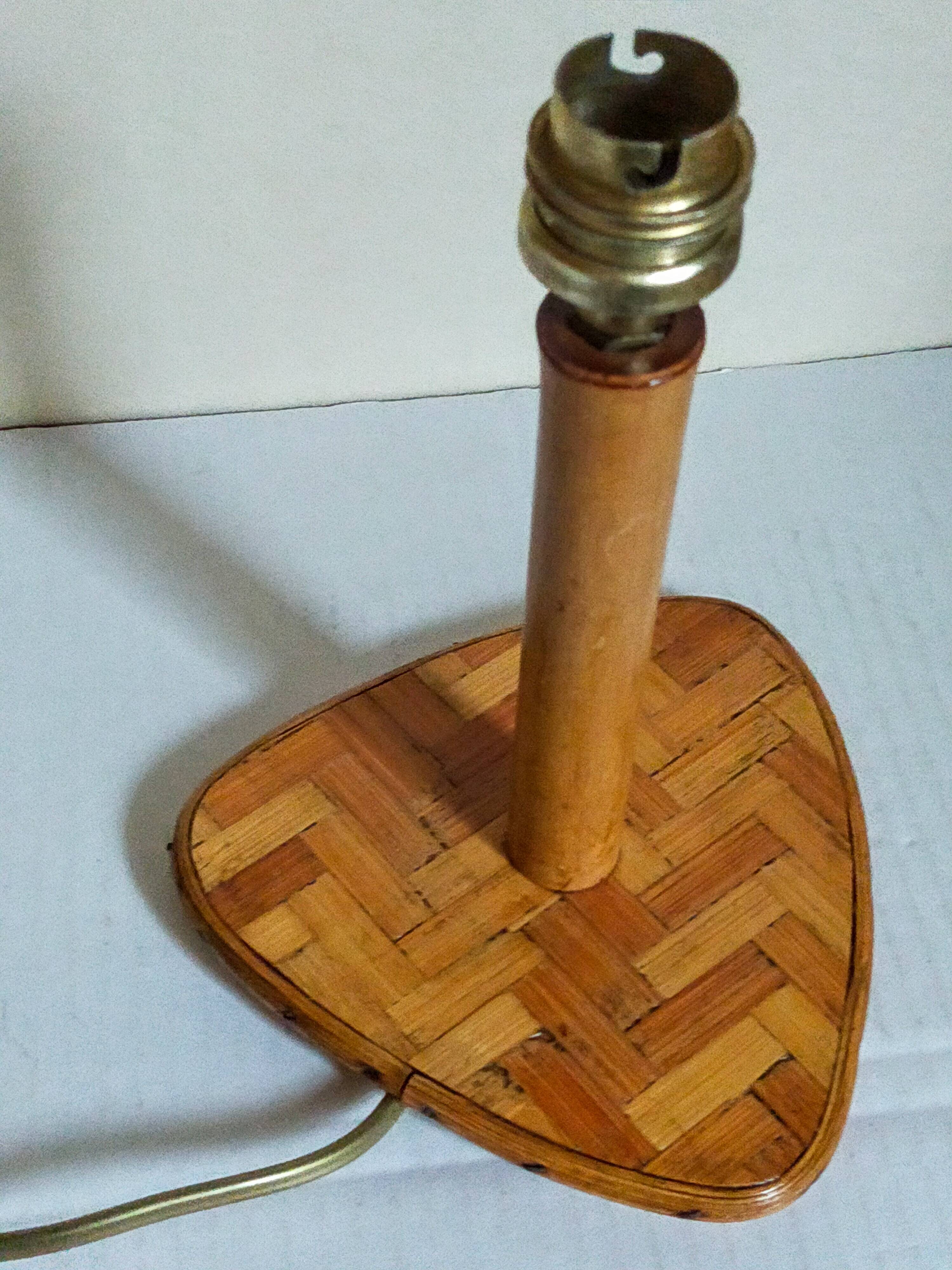 Table lamp in wood and rattan, 50s raffia lampshade