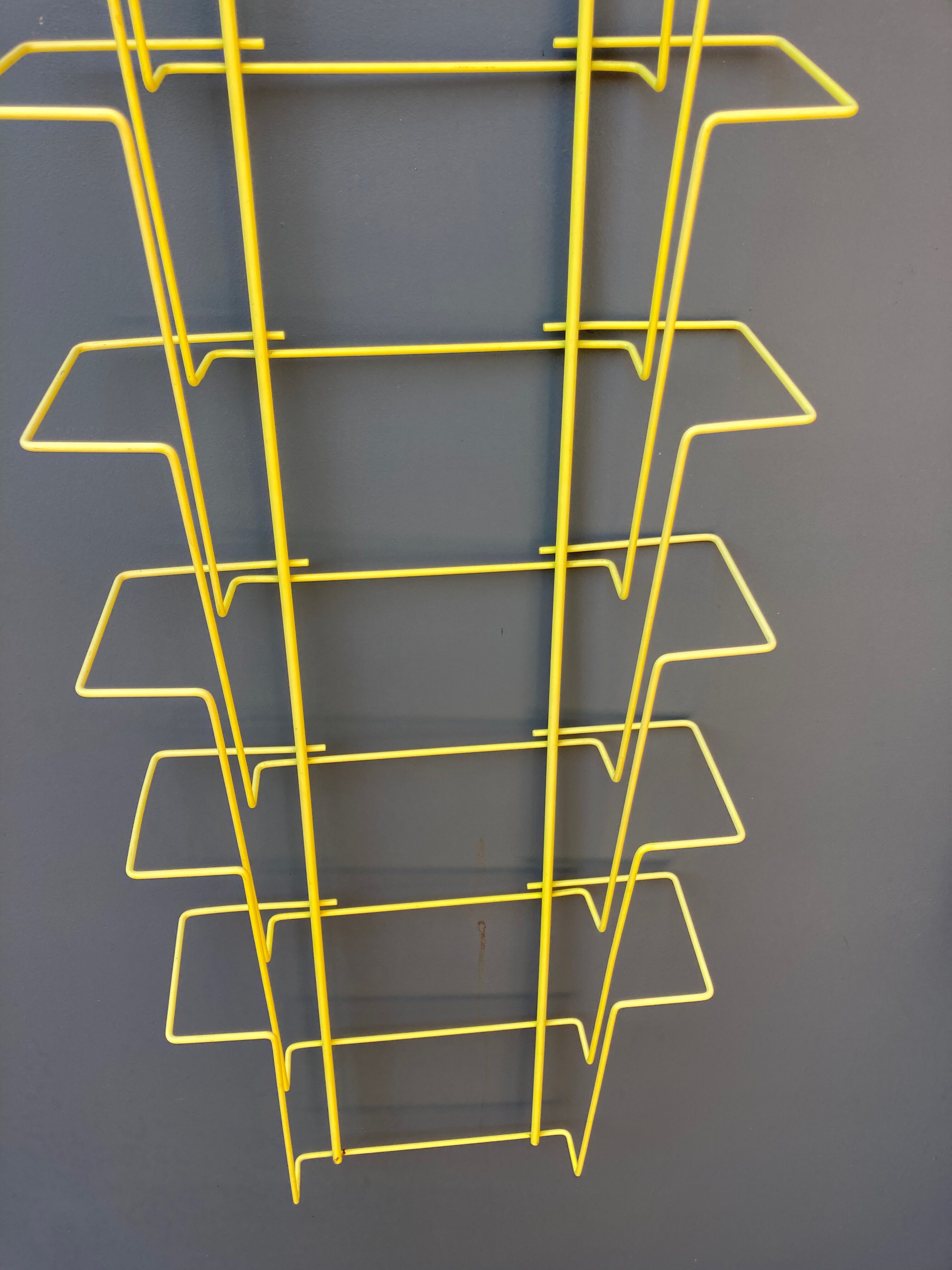 Bookseller's mercantile display